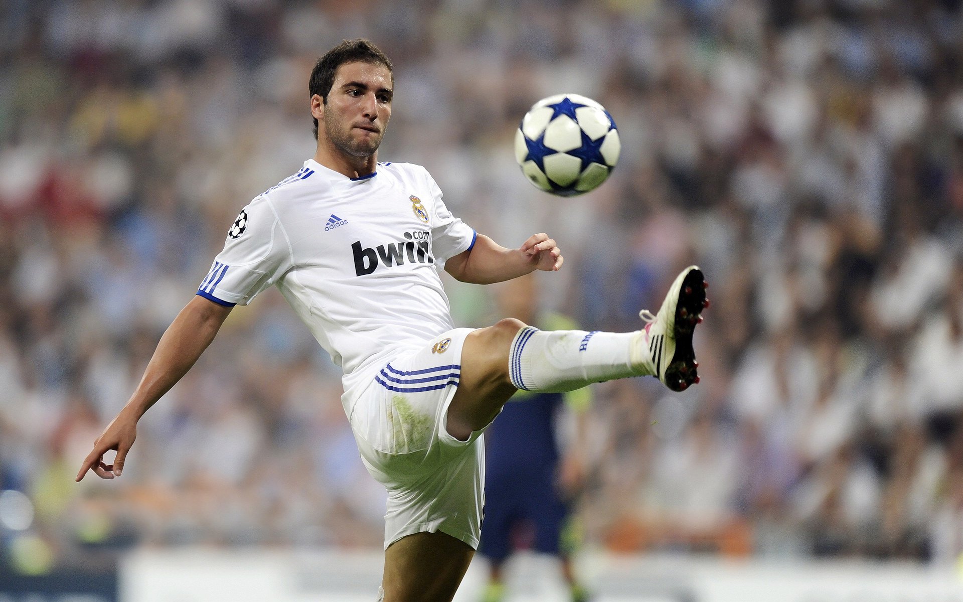 梅西在C9比赛中突破纪录，势不可挡引发热议！